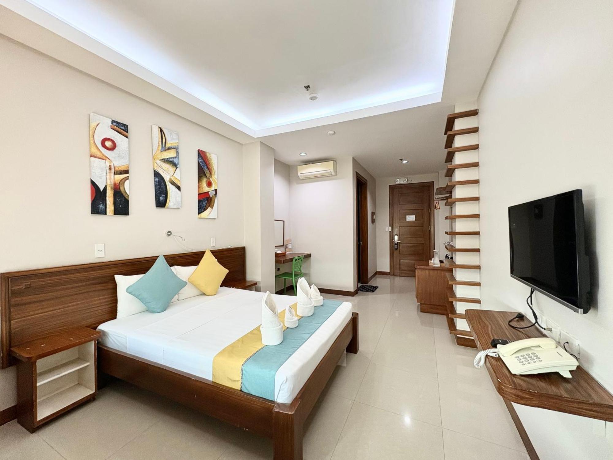 Sunburn Suites And Rooftop Bar Coron Exterior foto